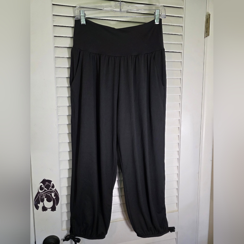 Women's Charcoal 3/4 Crop